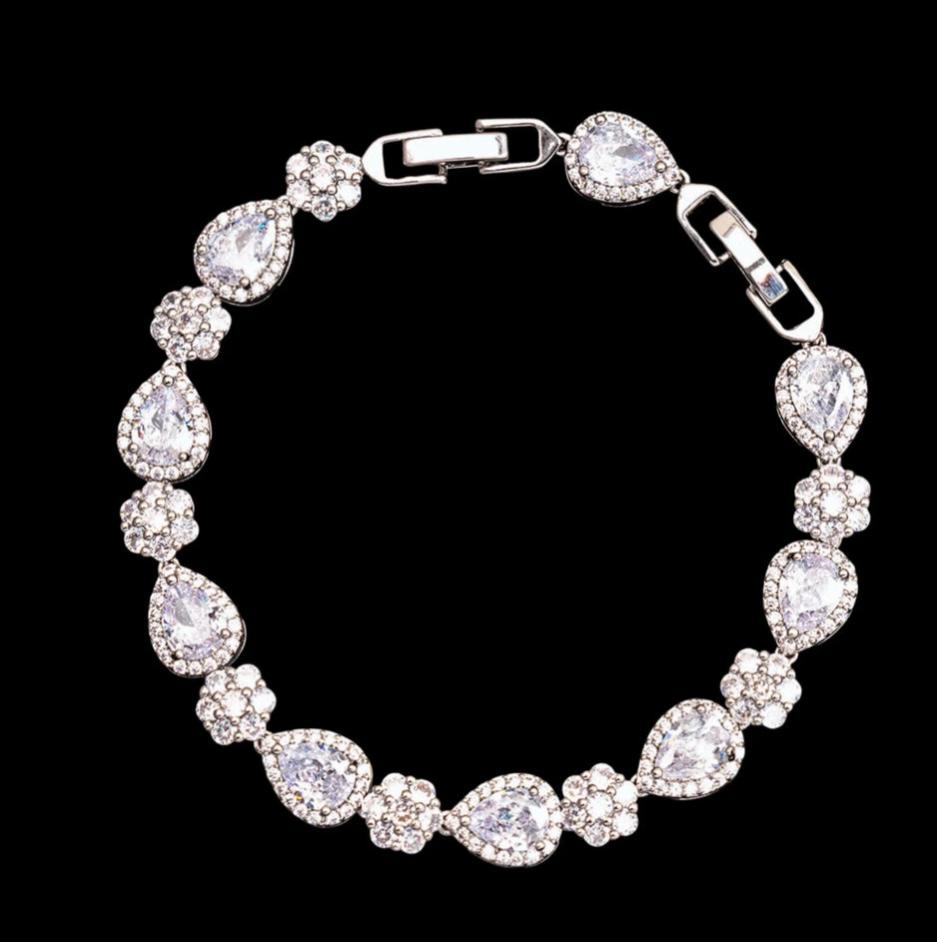 Tear blossom bracelet