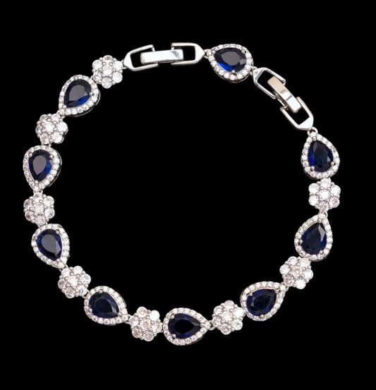 Tear blossom bracelet